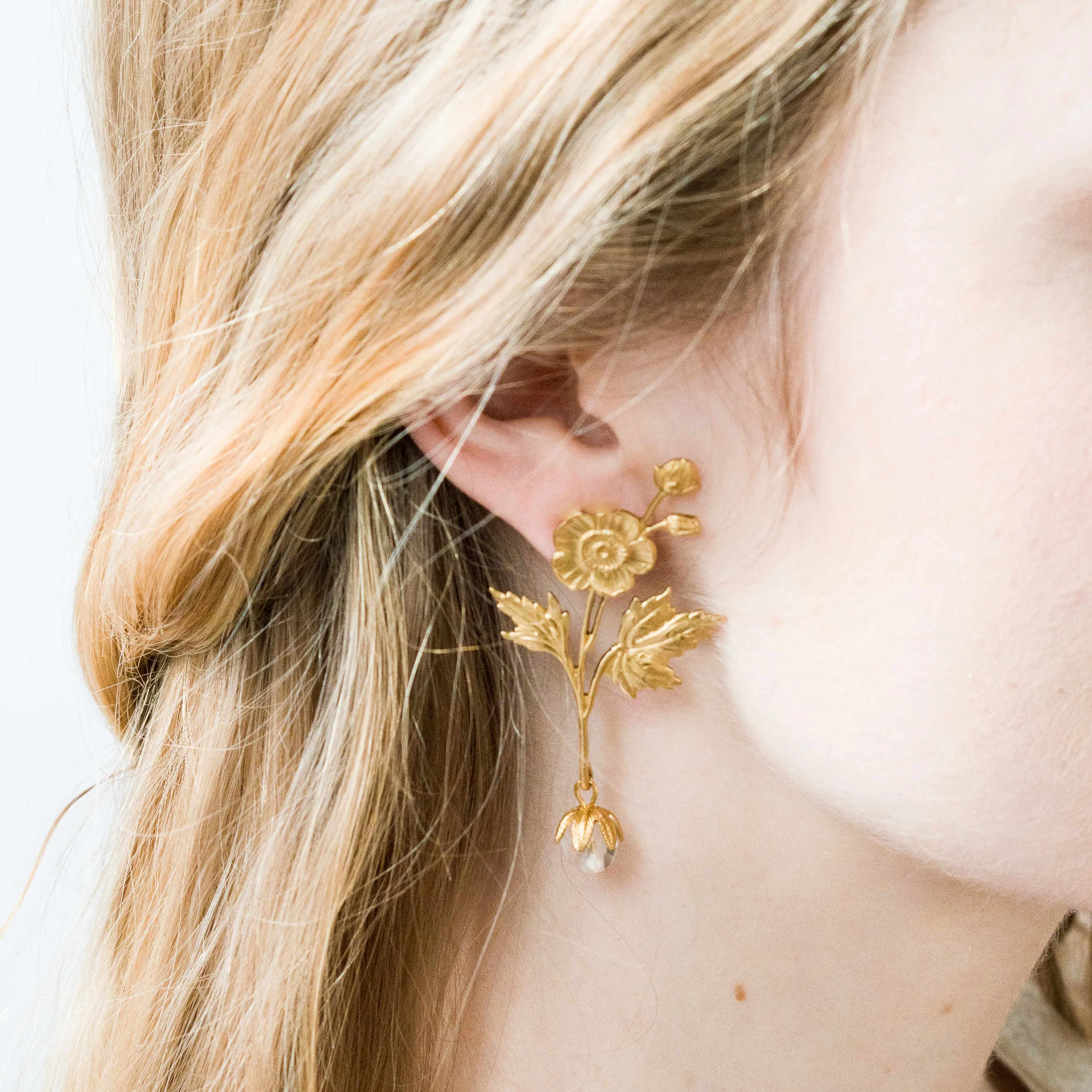 Flower stud Pearl Earrings