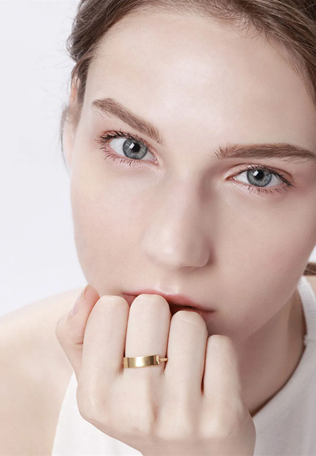 Hestia Minimalist Engravable Plate Slim Band Ring in Gold