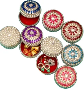 LOVENSPIRE Pearl Jewelry Box for Women Jewelry Travel Case Indian Festival Favor Wedding Pooja Diwali Gift Jewelry Organizer for Mother??s Day Anniversary Housewarming