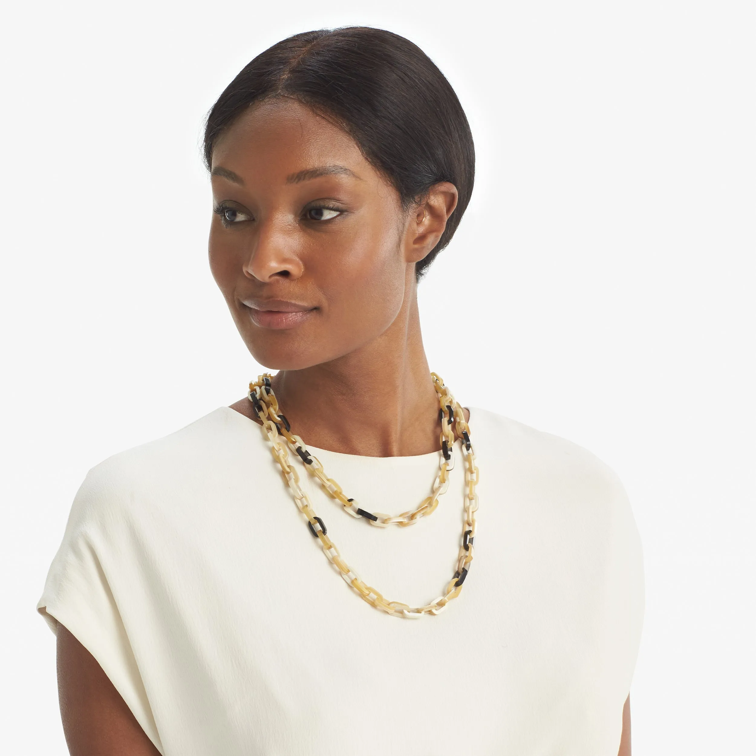 Mabel Necklace :: Brown / White